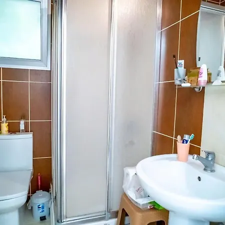 Apartment With Facilities And Garden. *